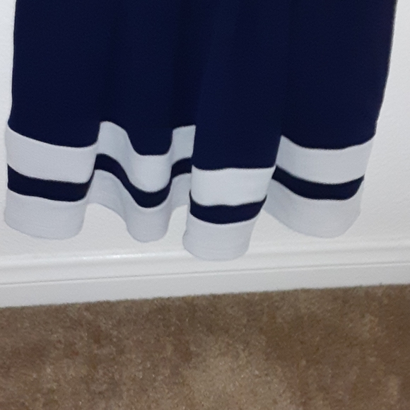 White and navy blue dress - Picture 3 of 4